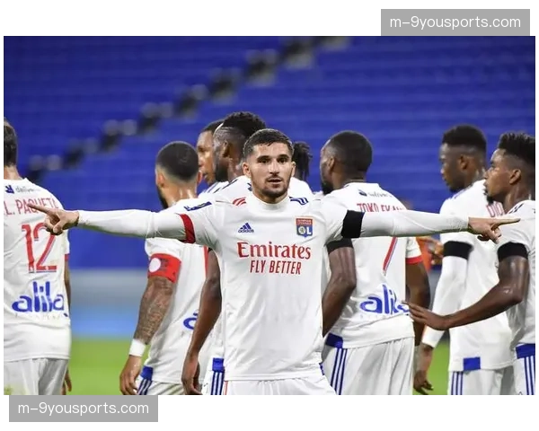 分析：中场失控，防守松散——深度复盘里昂客场三连败的战术困境