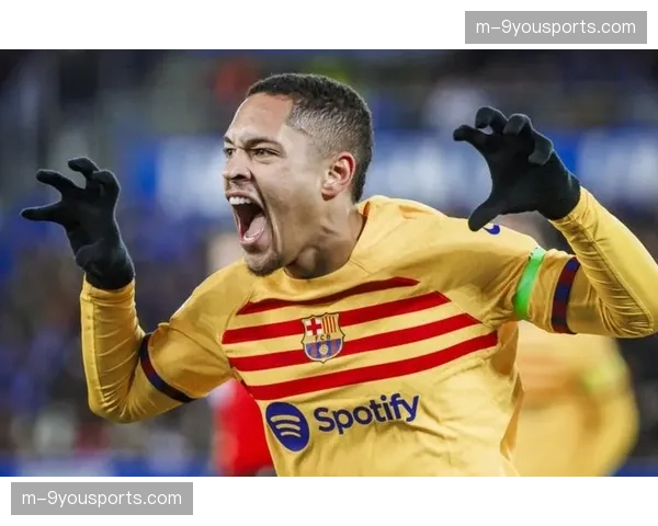 战报：赫罗纳1-1战平瓦伦西亚，扬赫尔·埃雷拉被直红罚下